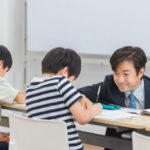 友達と一緒の塾に通うメリット・デメリットとは?